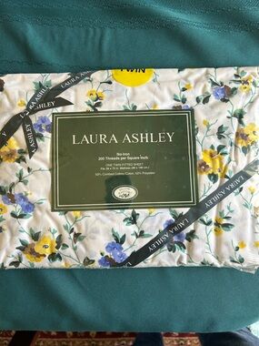 Laura Ashley Twin Fitted Floral Sheet NWT